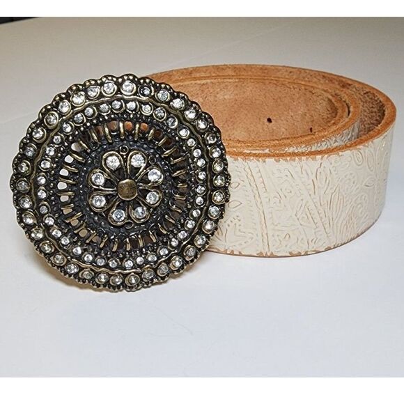 Vintage Fossil Genuine Leather Belt White Tooled Leather Rhinestone Buckle - Picture 1 of 11